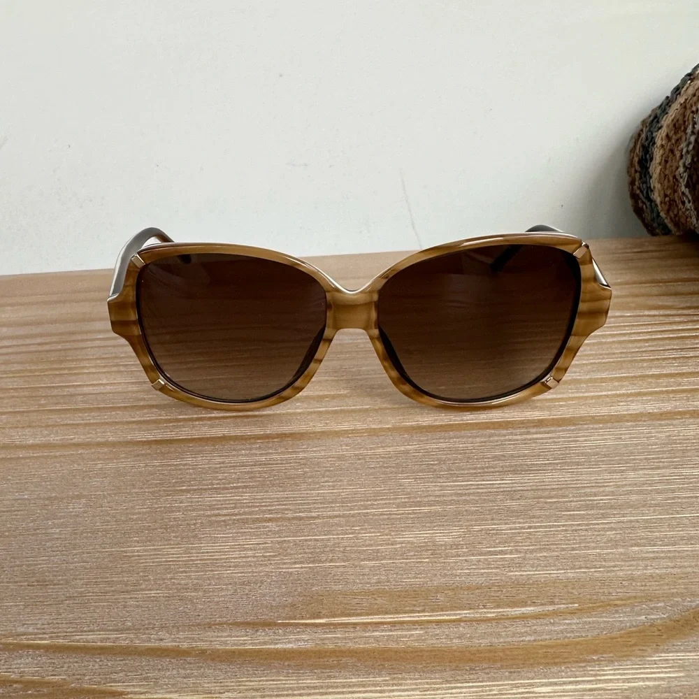 Kate Spade sunglasses! - Picture 1 of 2